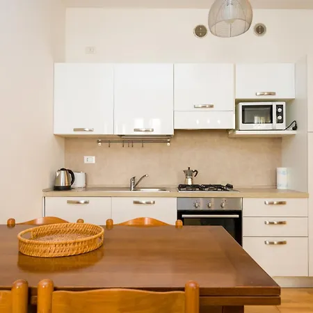 Apostoli By Sarlux *